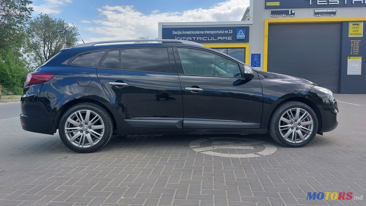 2012' Renault Megane photo #2