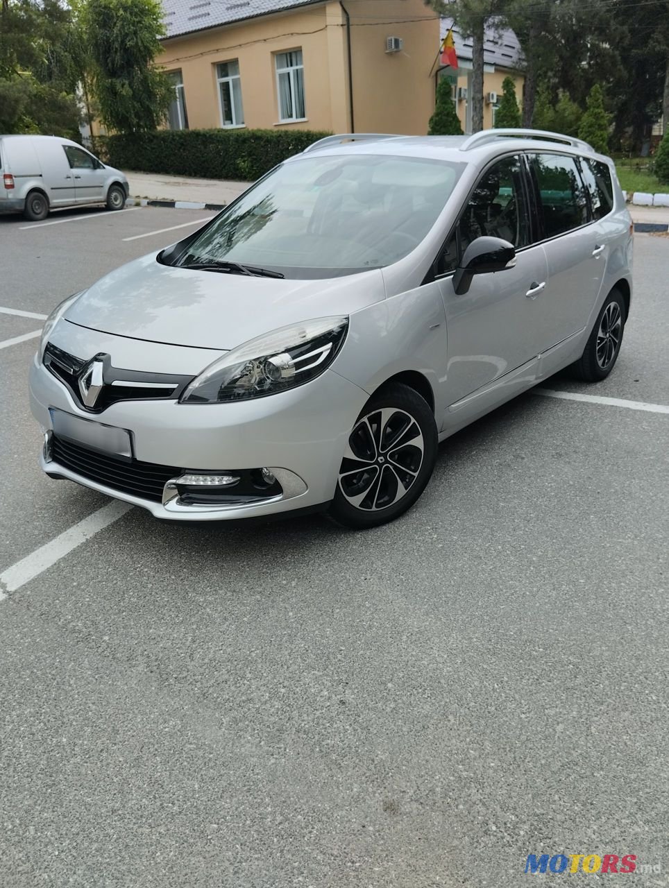 2014' Renault Grand Scenic photo #2