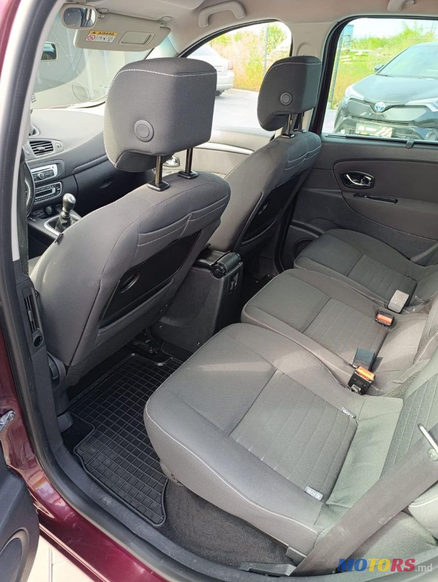 2015' Renault Scenic photo #5