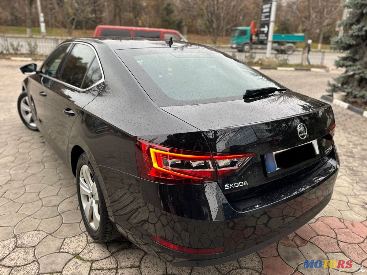 2019' Skoda Superb photo #3