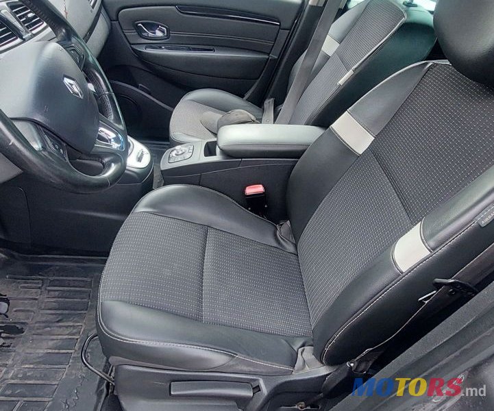 2012' Renault Scenic photo #5