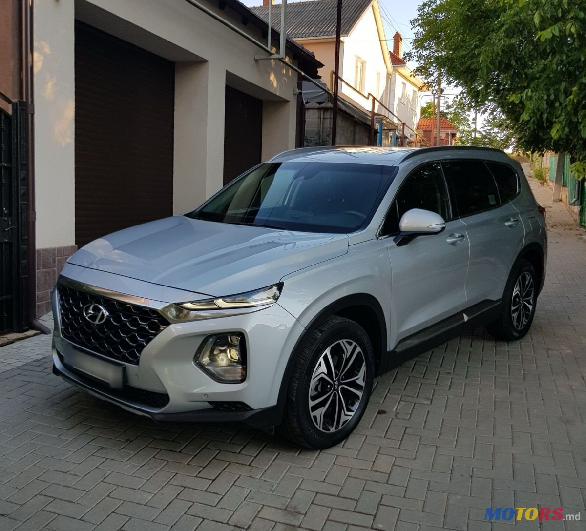 2018' Hyundai Santa Fe photo #2