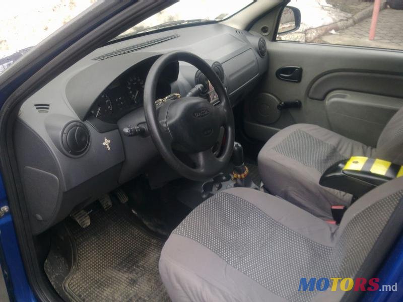 2008' Dacia Logan photo #3