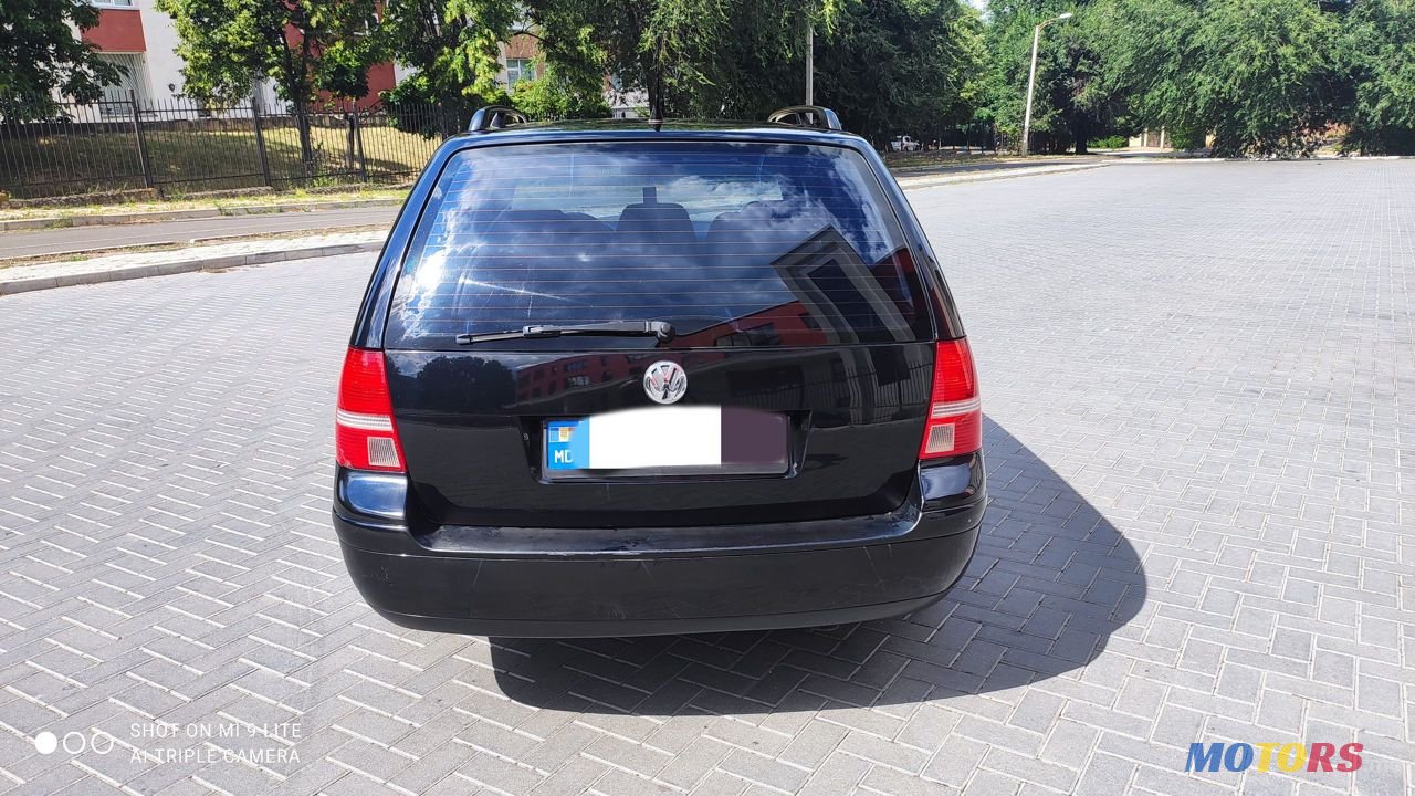 2004' Volkswagen Golf photo #6