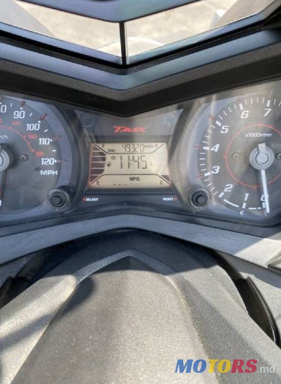 2015' Yamaha T-MAX photo #2