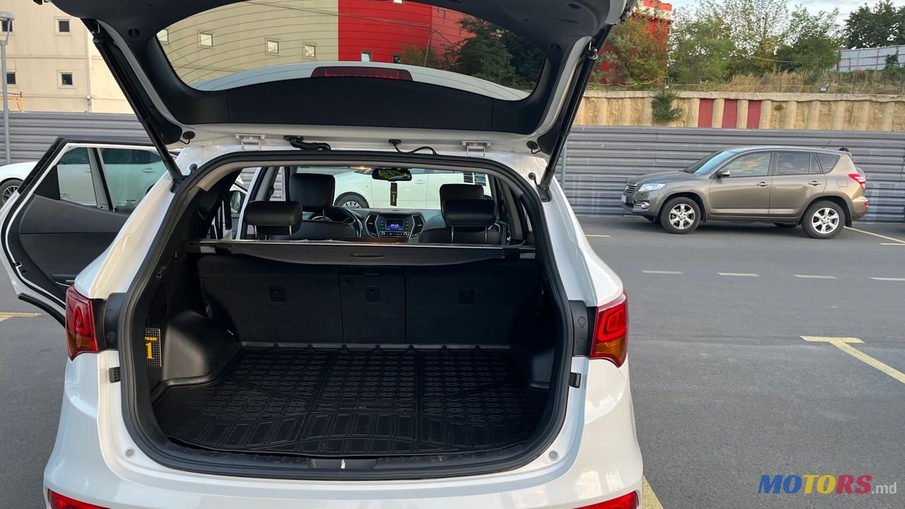 2017' Hyundai Santa Fe photo #6